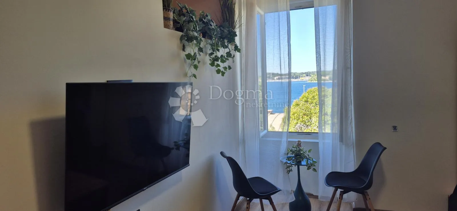 stan 40,82 m2 300 m od mora - slika 13