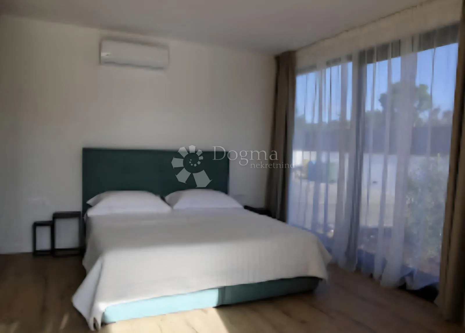 moderna vila sa bazenom , rogač, šolta - slika 12