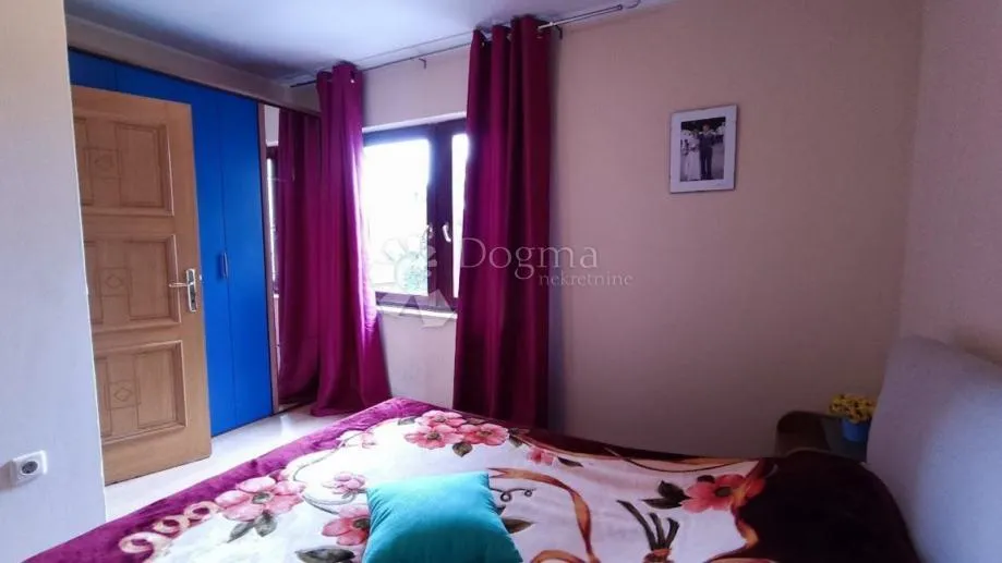 kastav samostojeća kuća sa dva stana - slika 6