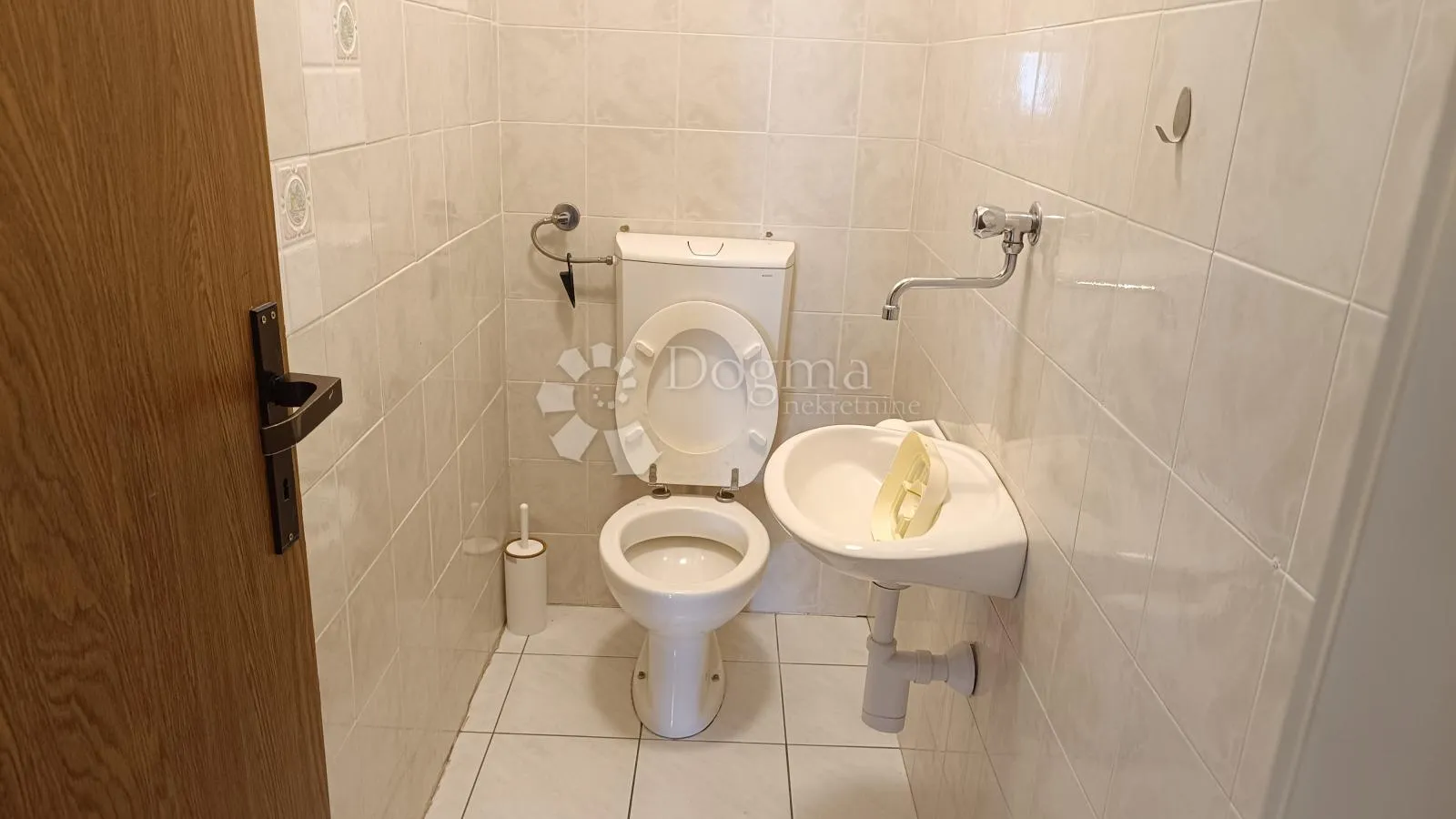 rijeka, krnjevo 3s+db, 2 balkona, pogled - slika 10