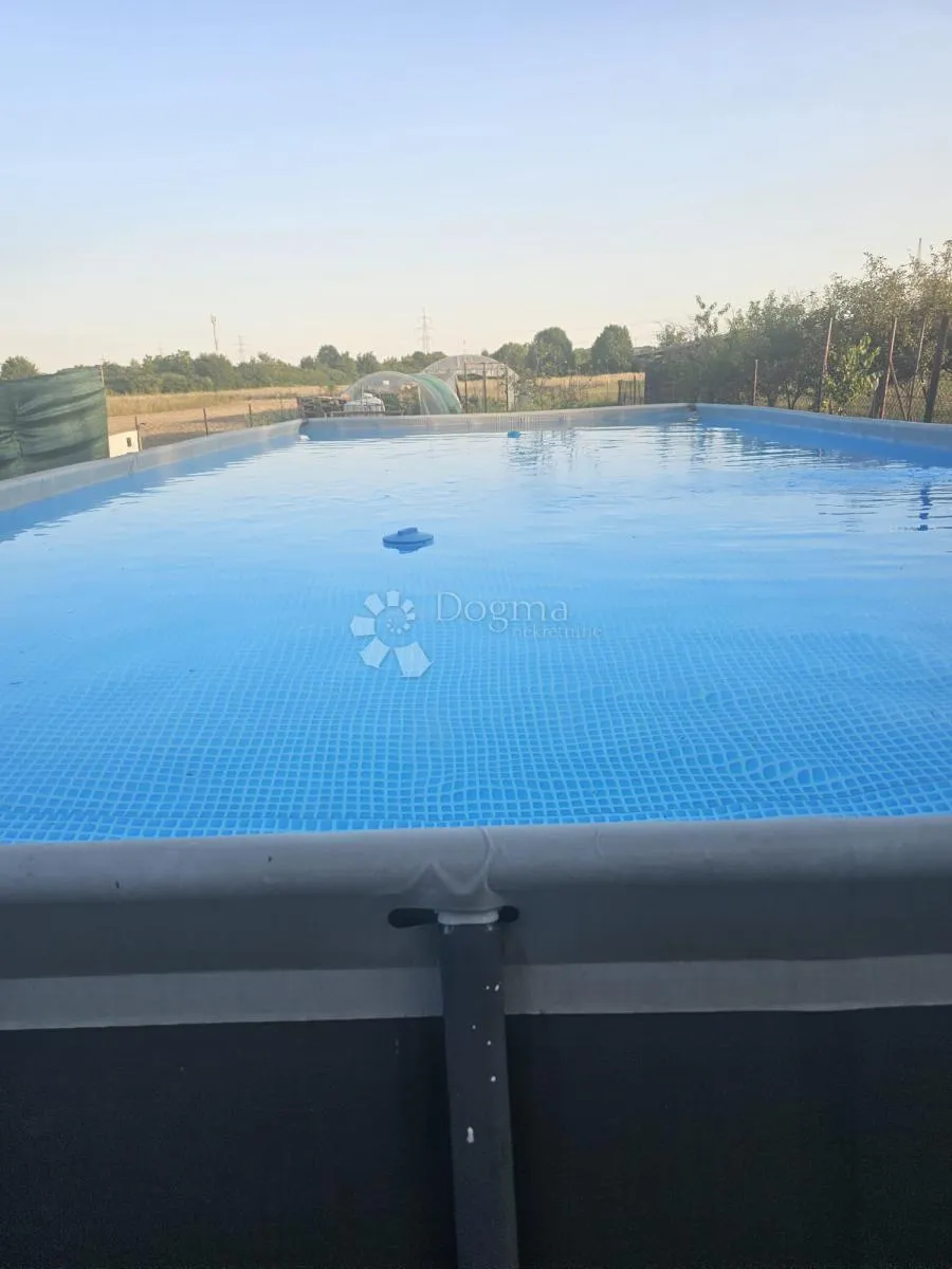 uređena kuća s bazenom i poslovnim prostorom – odlična lokacija uz jezero! - slika 6