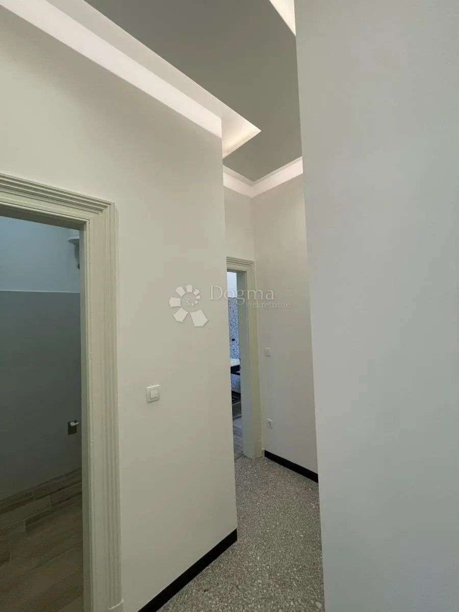 krasan stan u centru rijeke za život ili kao poslovni prostor - slika 13