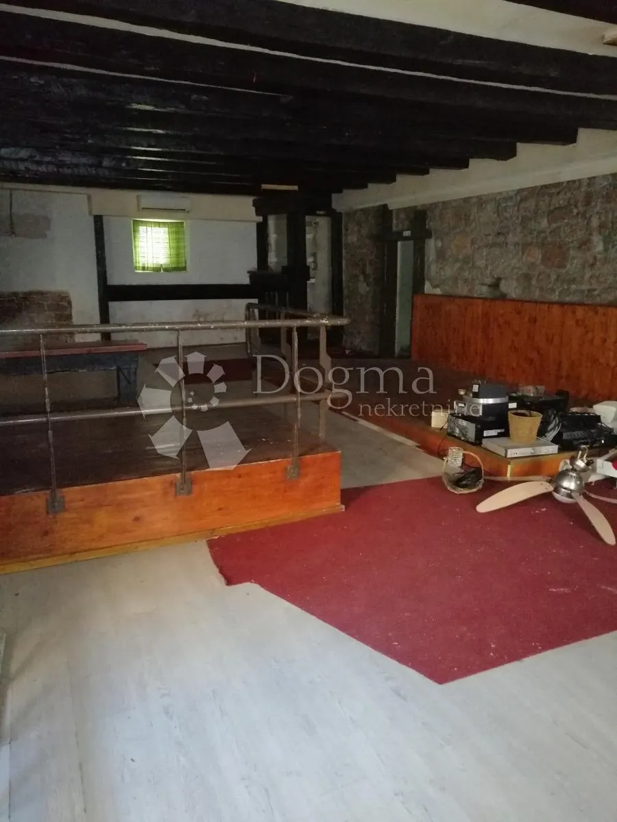 vodice - poslovno-stambeni prostor u centru blizu mora - slika 2