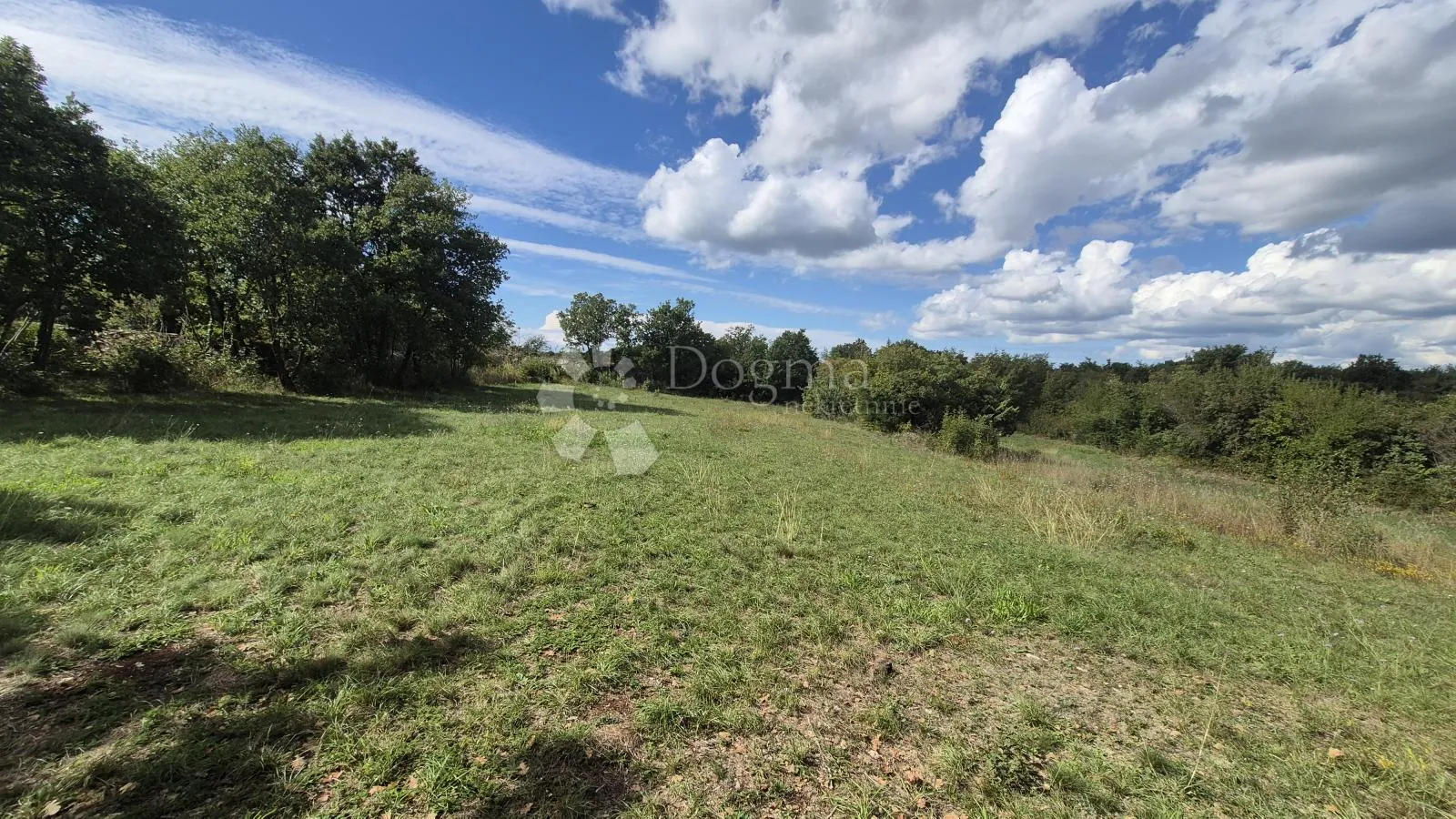 poljoprivredno zemljište sa kažunom površine 3550 m2 - slika 17