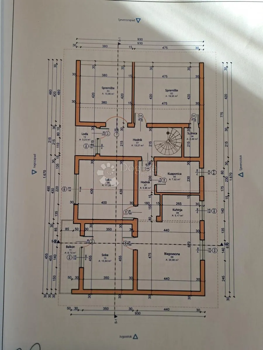 velika kuća na odličnoj lokaciji - slika 34
