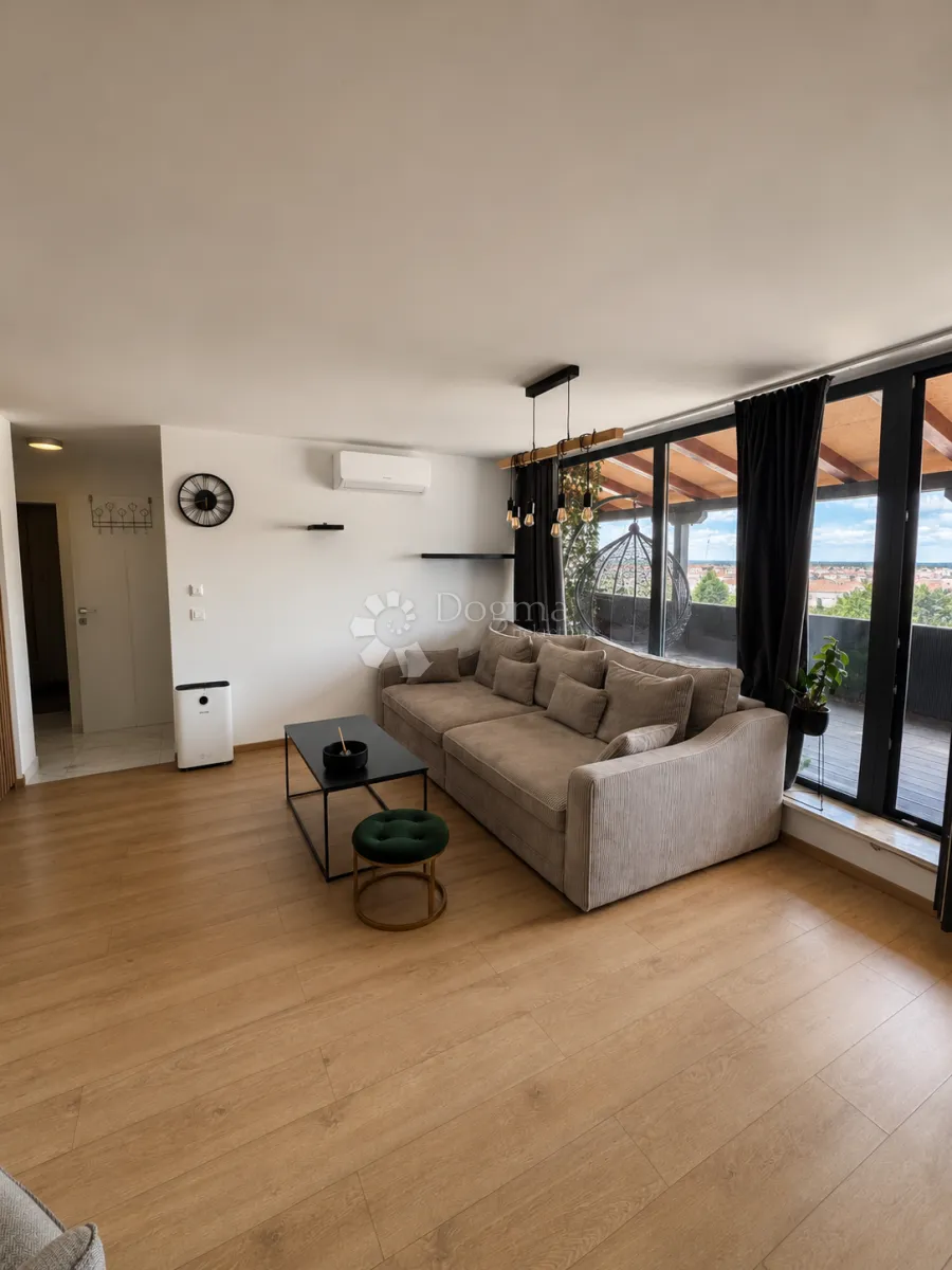 sunčan stan s prekrasnom lođom - 49.10 + 30 m2 - slika 2