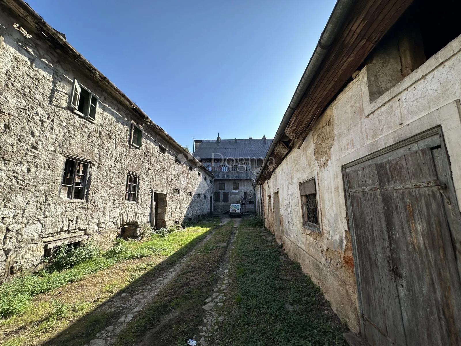 poslono stambena zgrada centar otočac - slika 18