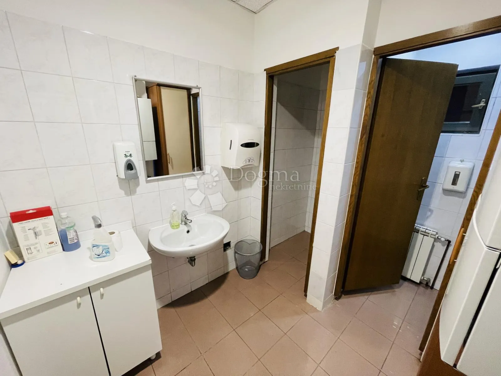 poslovni prostor 115m2 - trnje, najam - slika 4