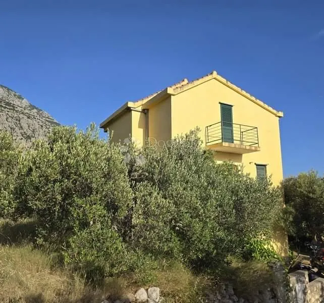 samostojeća kuća sa vrtom i pogledom na more - slika 2