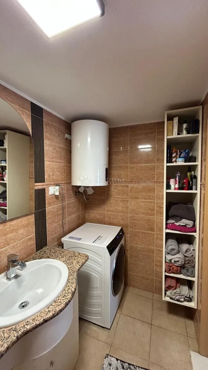 predivna renovirana kuća 160m2 - šišan - slika 11