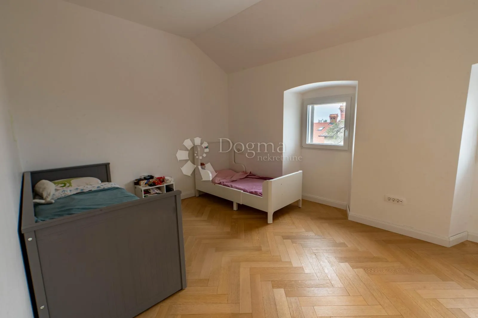 predivna renovirana primorska kuća - slika 31