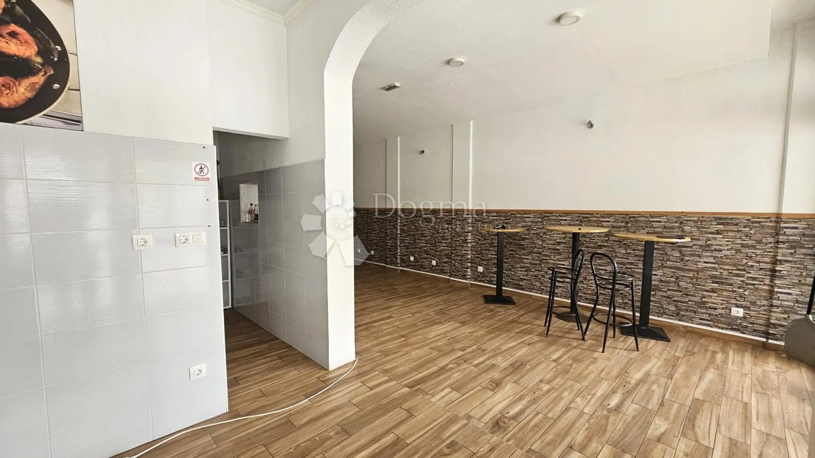 poslovni prostor - pizzeria - okolica poreča - 50 m od mora - slika 3