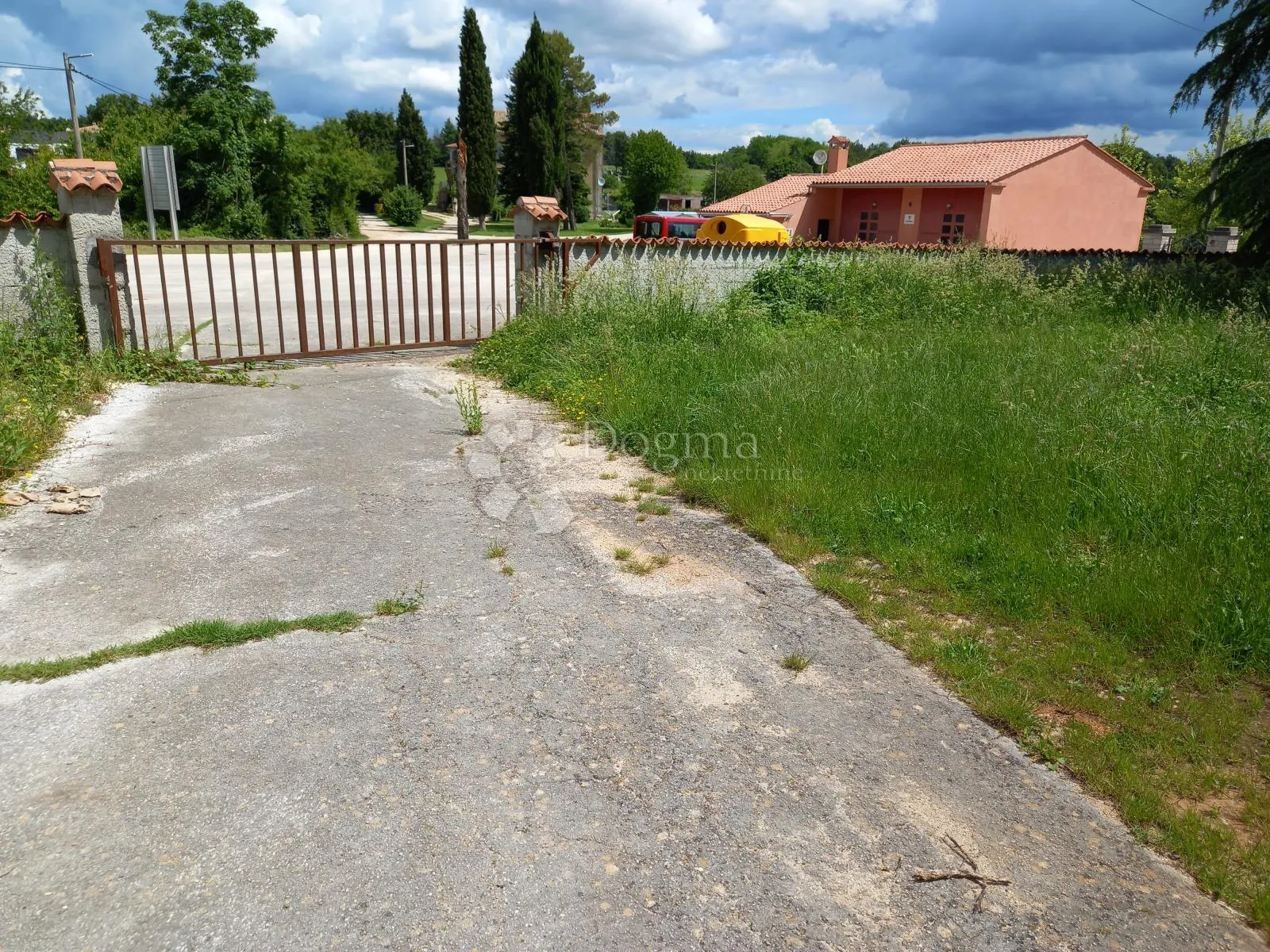 atraktivna kamena zgrada za najam - slika 40