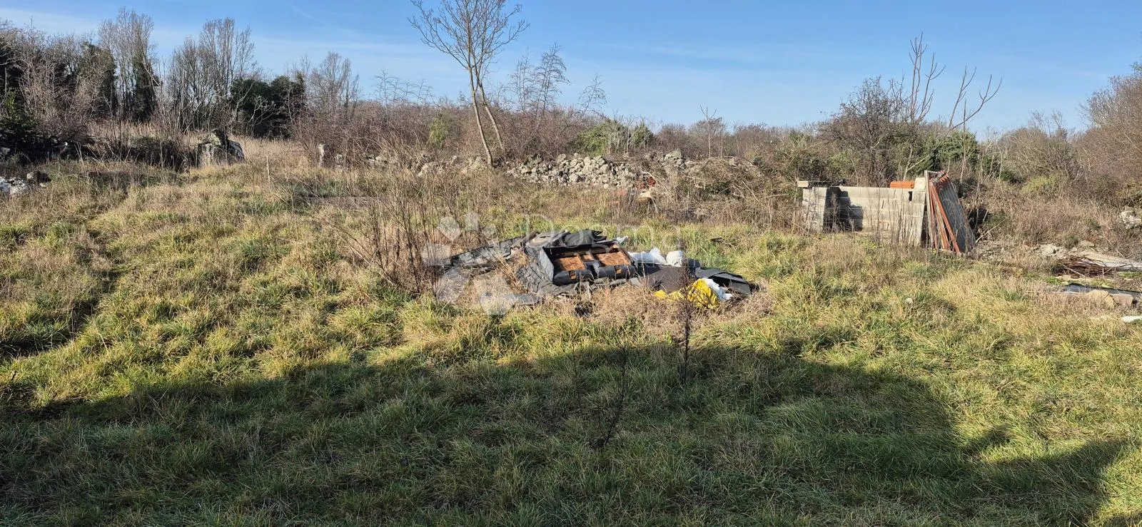 građevinsko zemljište sa građevinskom dozvolom 3 km od mora - slika 11