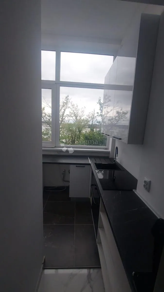 idealan stan za obiteljski život u puli - slika 7
