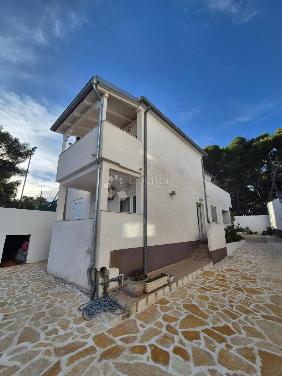 šibenik/zablaće- jedinstveni kompleks uz more: apartmanske kuće s teniskim terenom i bazenima - slika 30