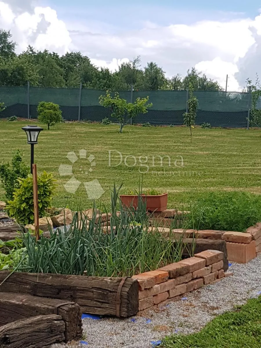 čaglin - lijepa kuća na prostranoj okućnici - slika 17