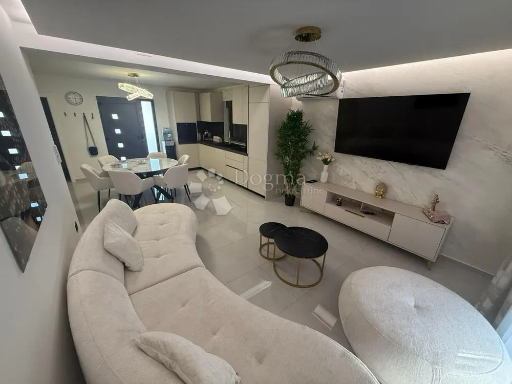 luksuzni apartman kat otok vir - slika 5