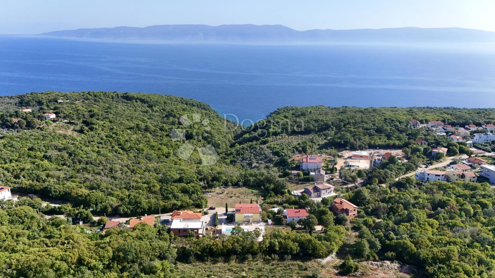 apartmanska kuća s bazenom na frekventnoj lokaciji! - slika 4