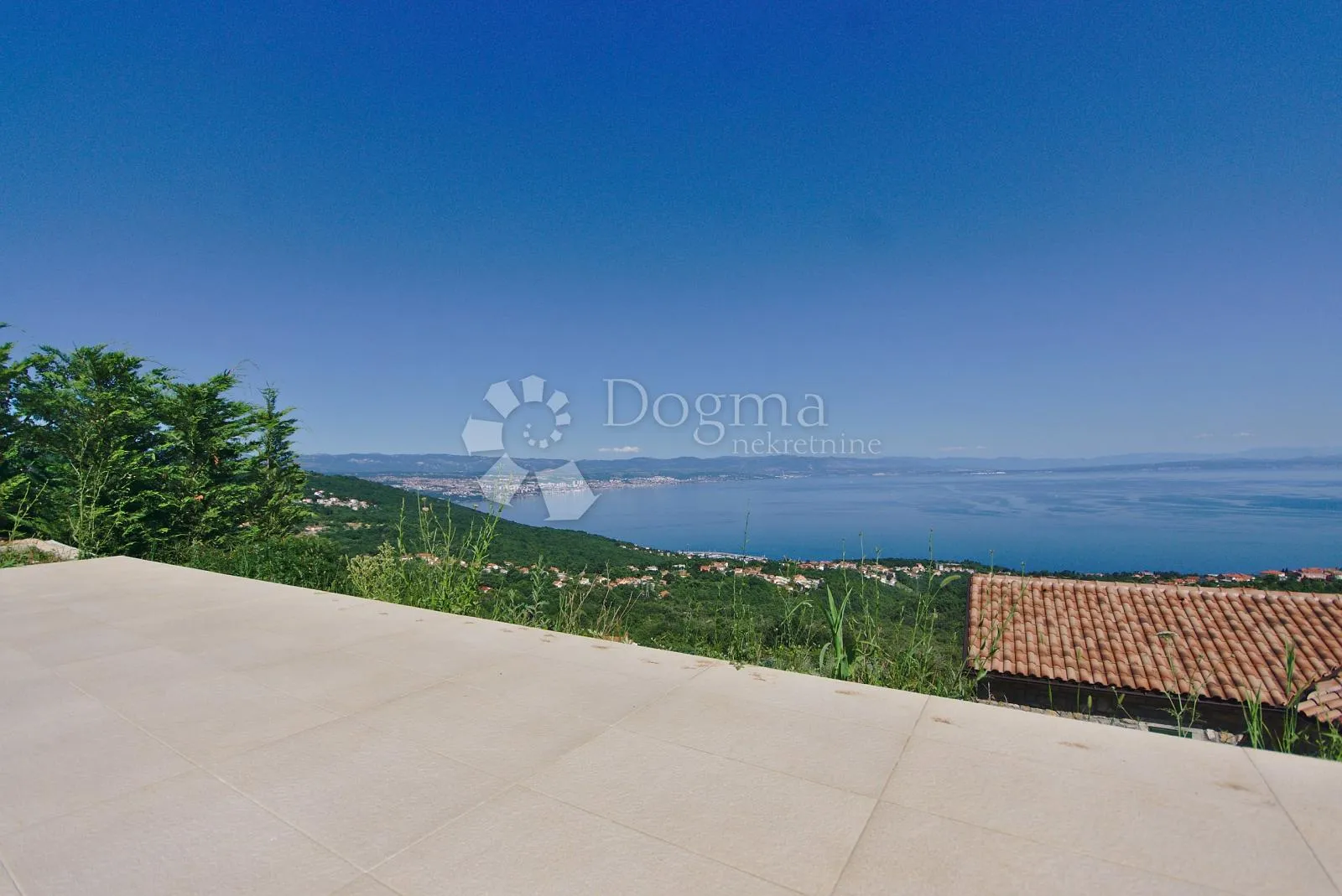 opatija, poljane- kuća sa dva dvoetažna stana dva bazena i panoramski pogled! - slika 9