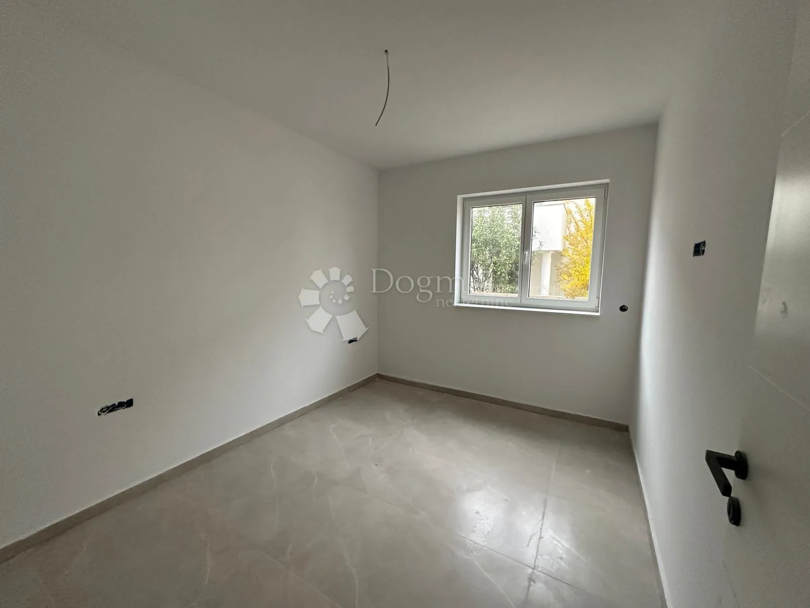 moderna novogradnja 70m od mora - slika 25