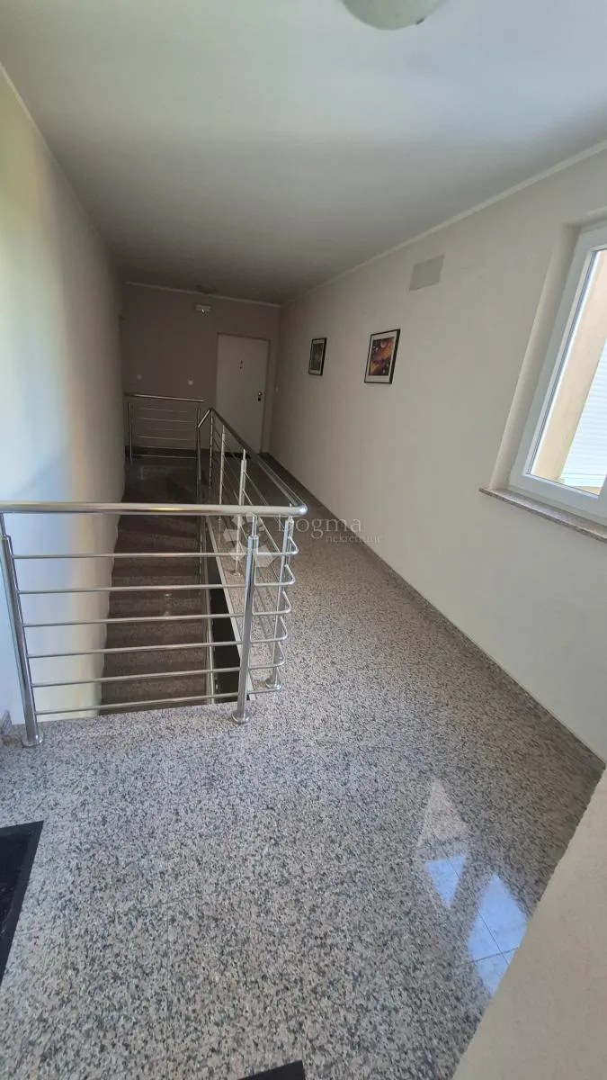 stan 2sb+dn na 2. katu u peroju, površine 76 m2 - slika 21