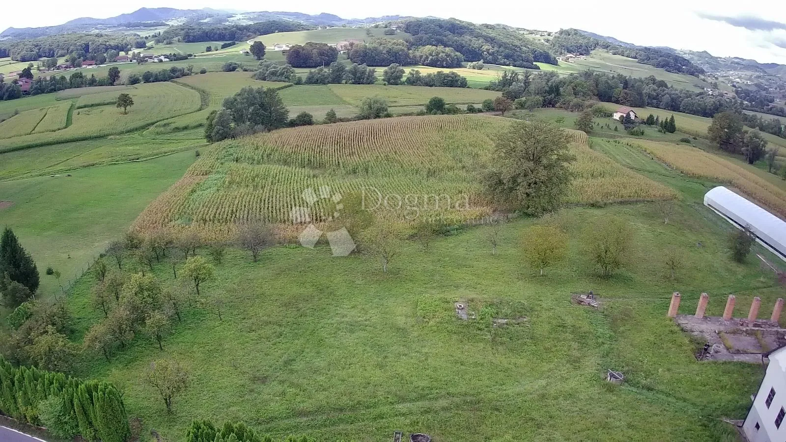 kuća starina djelomično renovirana sa 34.390m² zemljišta! - slika 5
