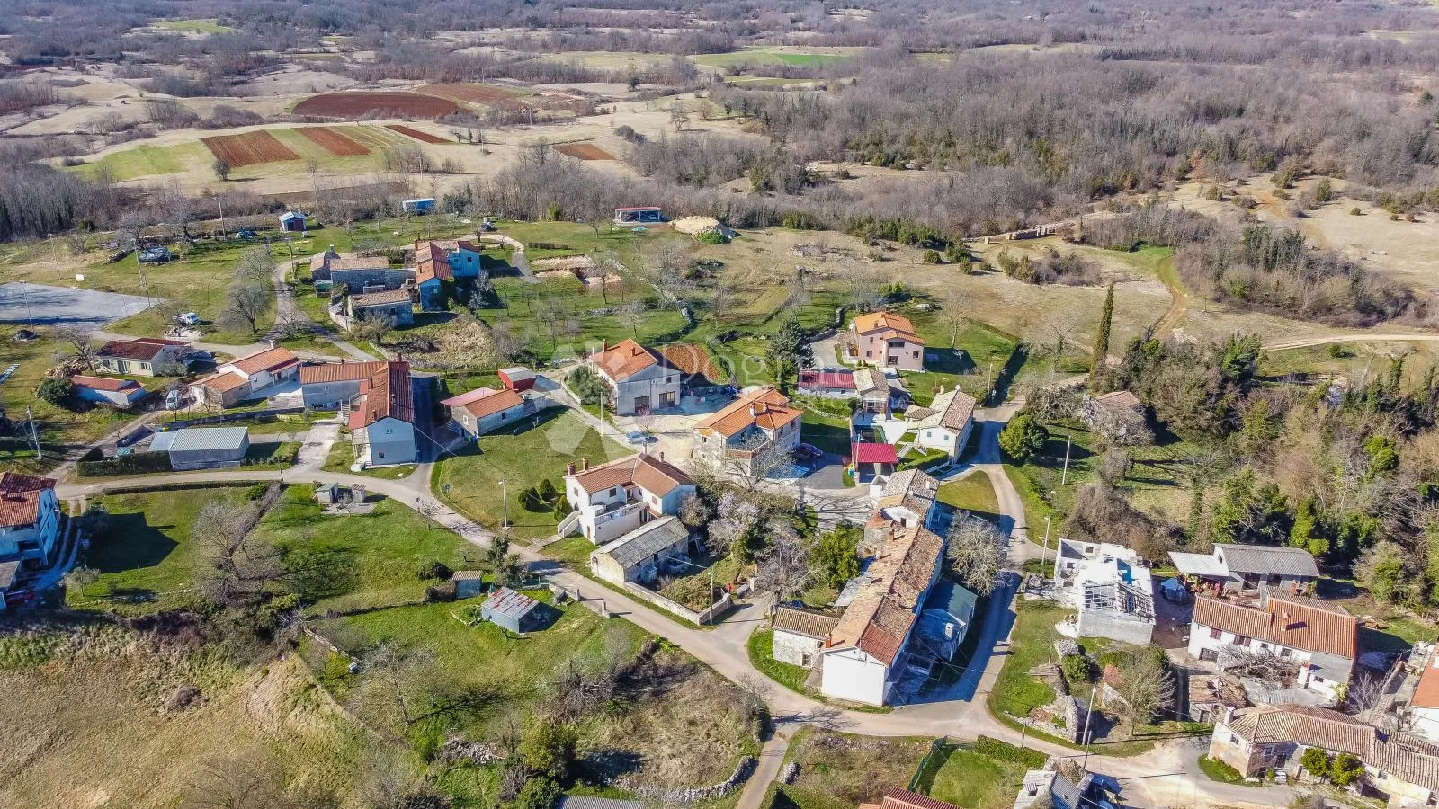 kuća sa gospodarskim objektom za adaptaciju u središnjoj istri - slika 28