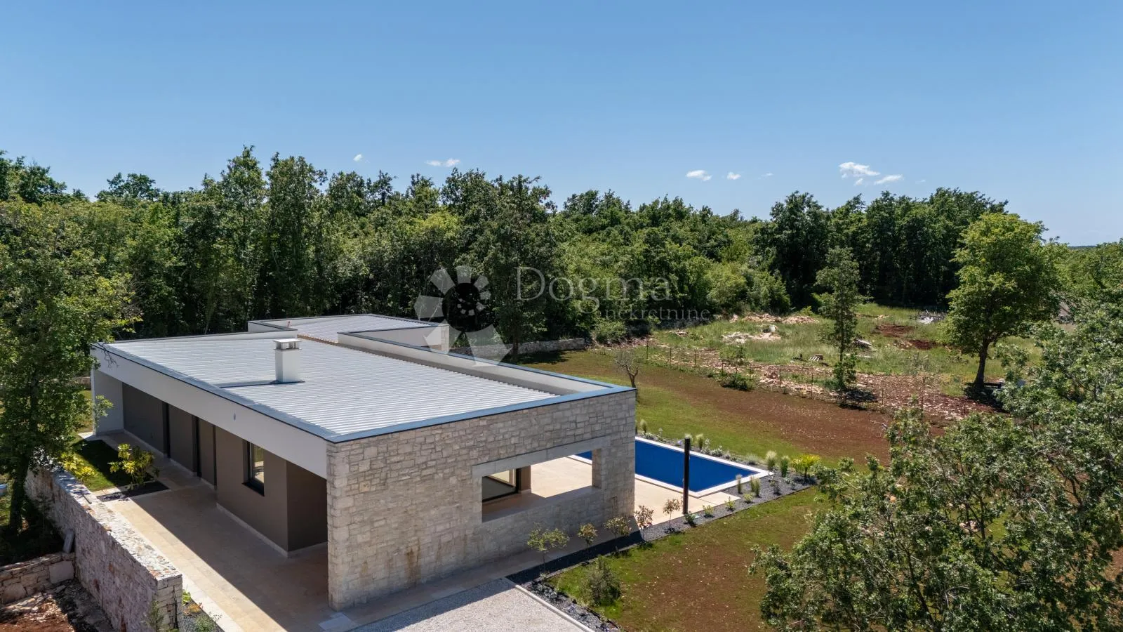 svetvinčenat, okolica, prizemnica sa bazenom na velikoj okućnici - slika 40