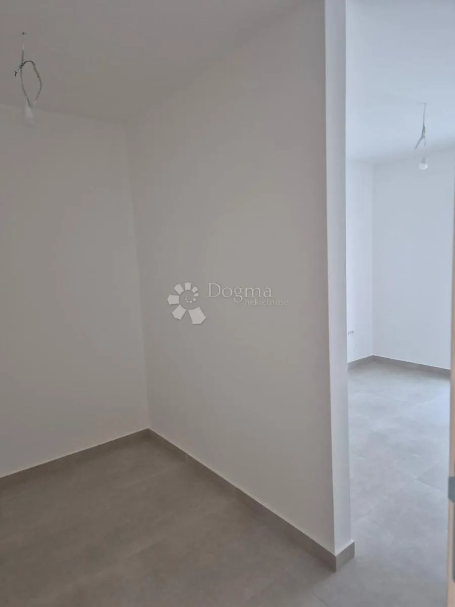 okrug gornji – novogradnja – prostran moderan stan (s1) s prostranim terasama, 150 m od plaže - slika 5