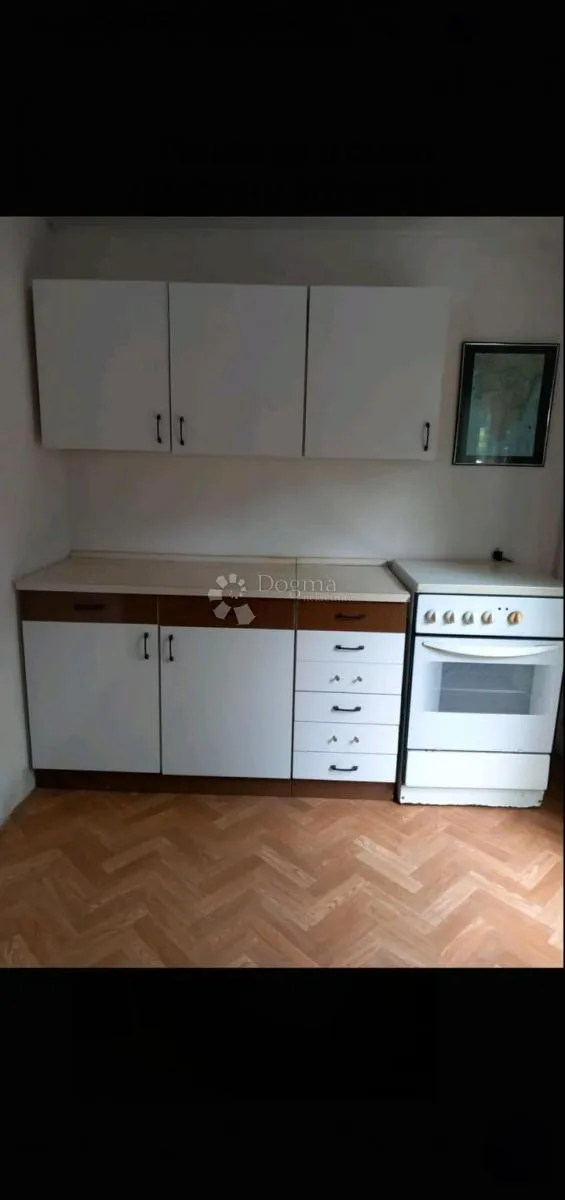 dvije manje kuce okolica kavrana - slika 11