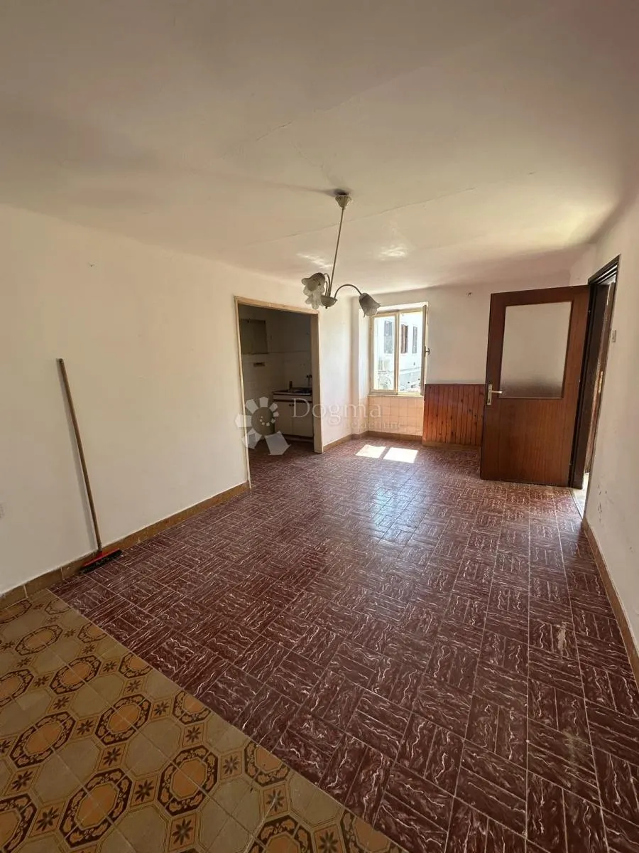 kuća za adaptaciju 85 m od mora, top lokacija - slika 5