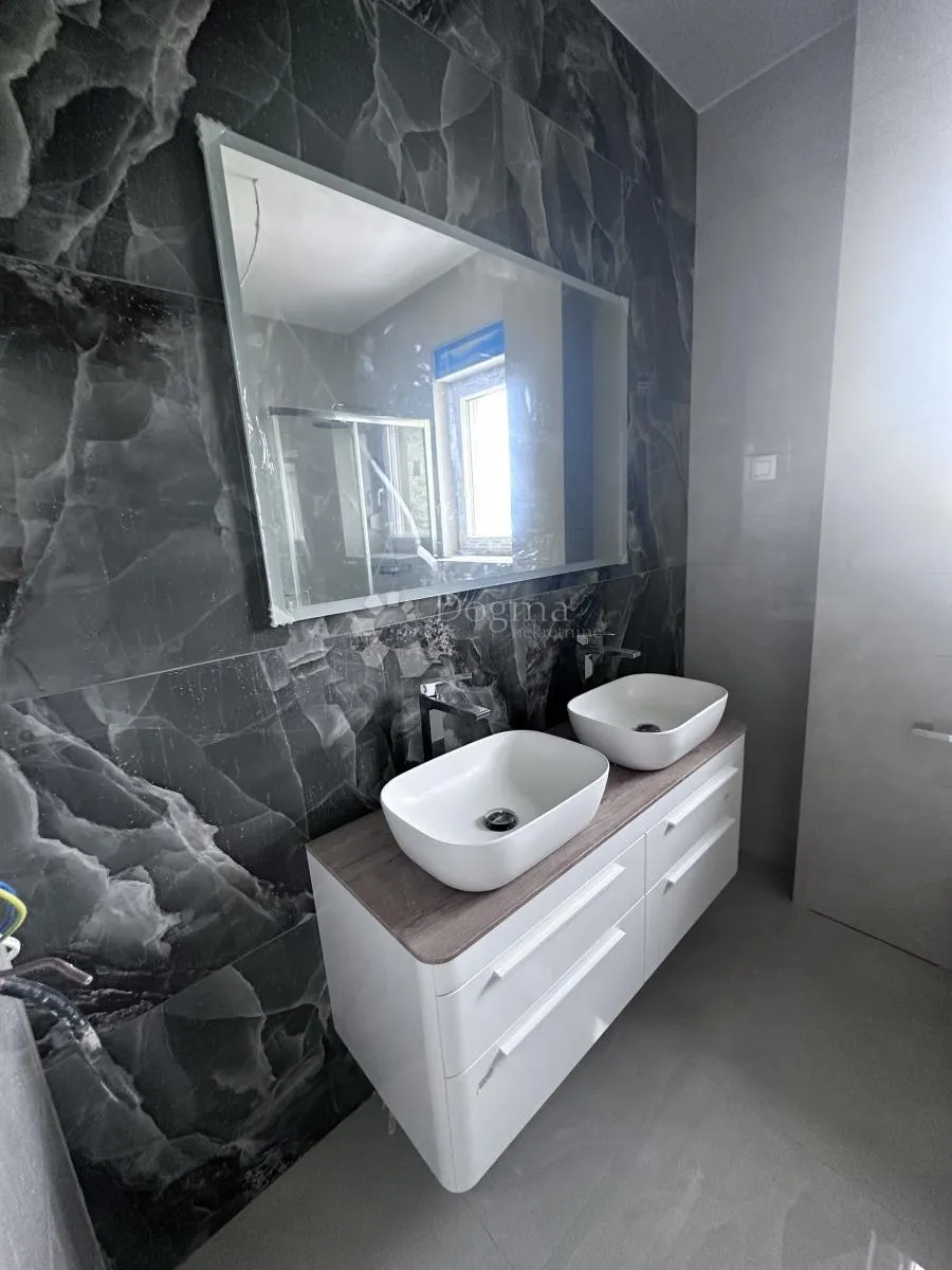 prodaje se penthouse novogradnja seline p1 - slika 9