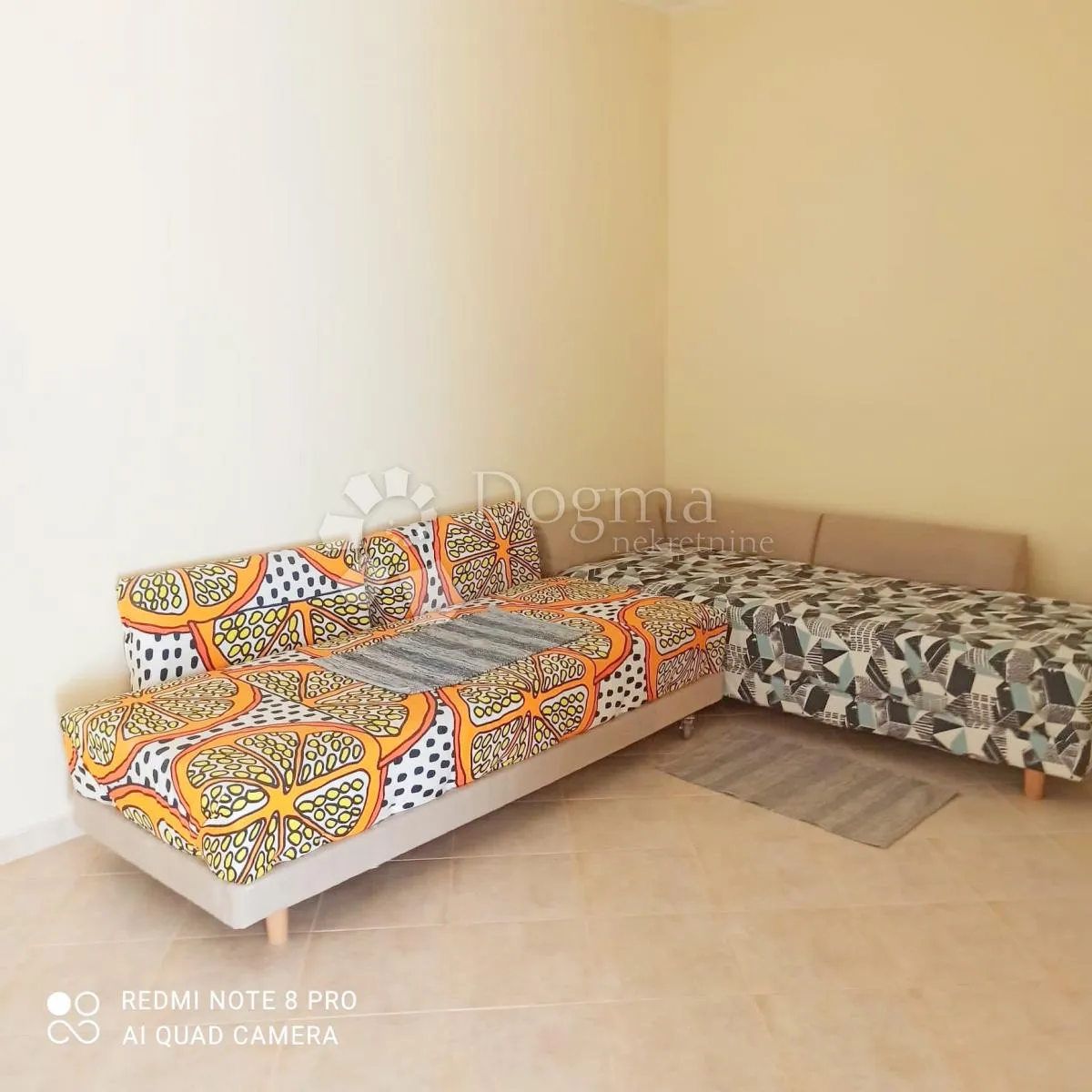 prodaja kuće 80m od mora, 6 apartmana - slika 27