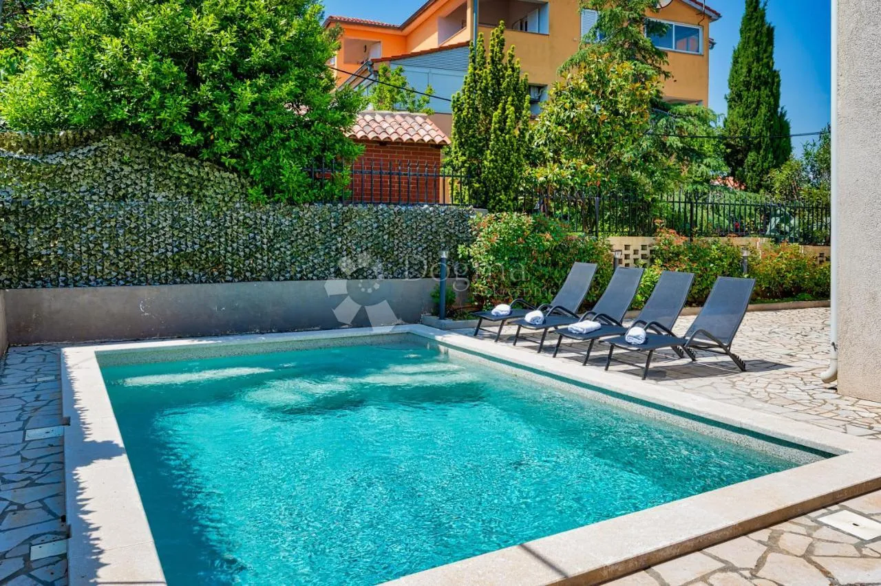 villa s bazenom - 900 m od plaže - slika 31
