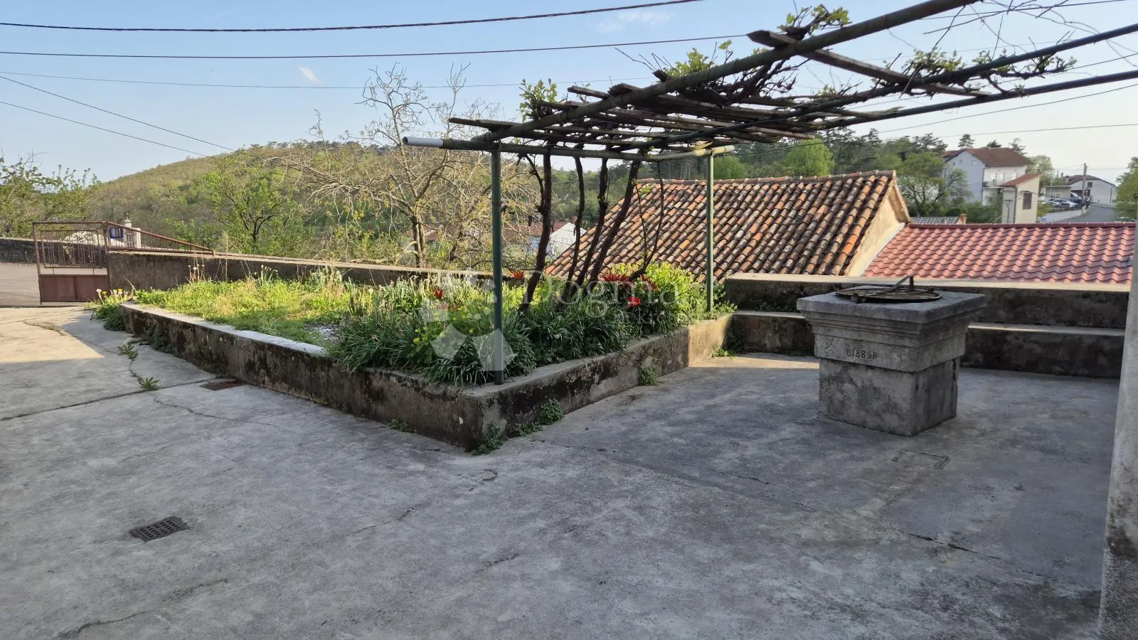 grad grobnik - useljiva kuća sa puno potencijala - slika 4