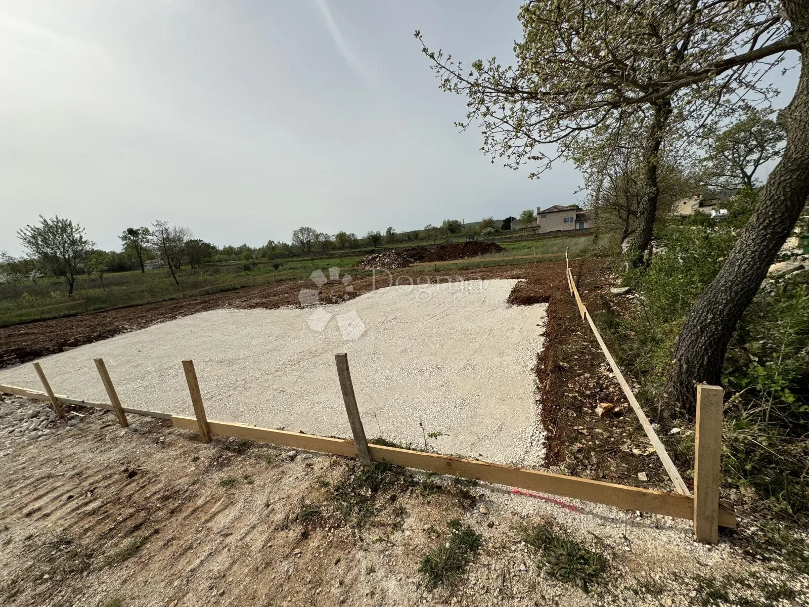 kompleks građevinskog građevinsko poljoprivrednog zemljišta s građevinskom dozvolom, - slika 3