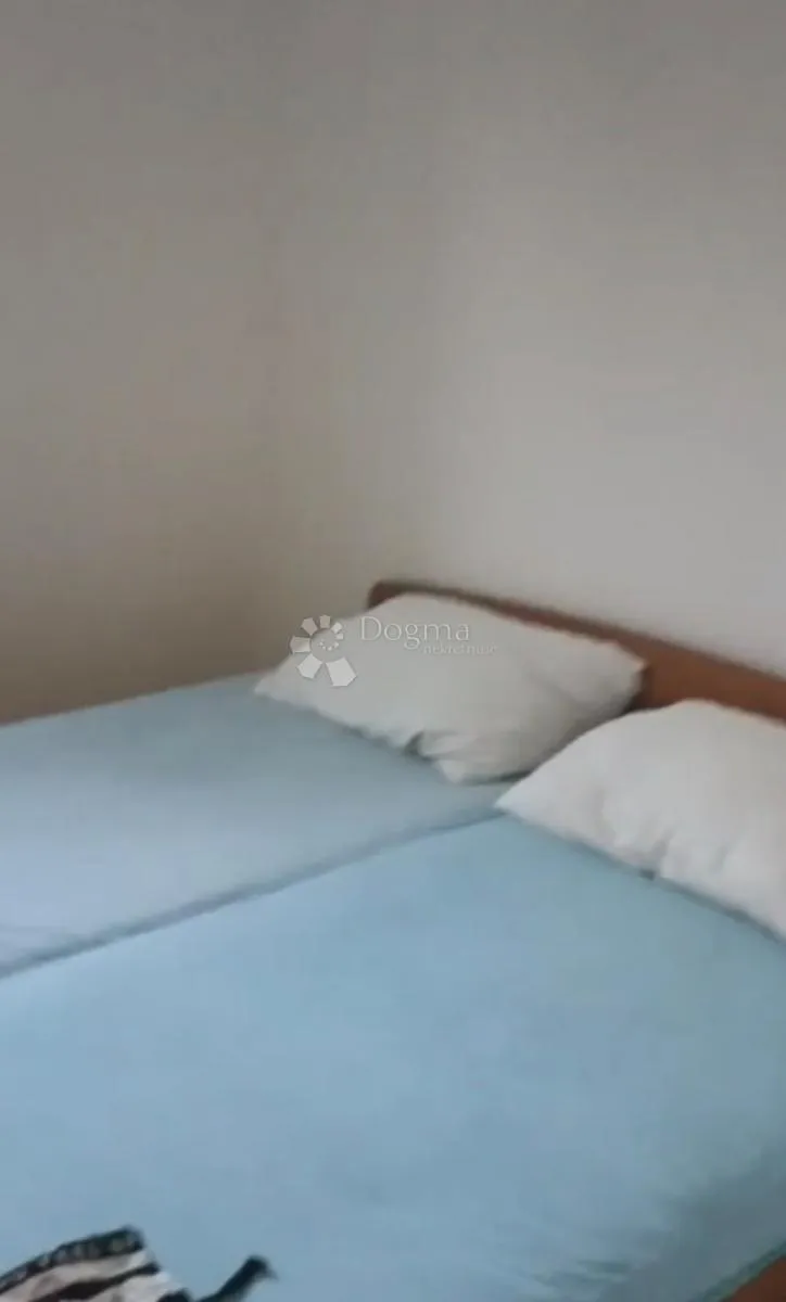 kuća dvojna gornji karin , pogled na more - slika 11