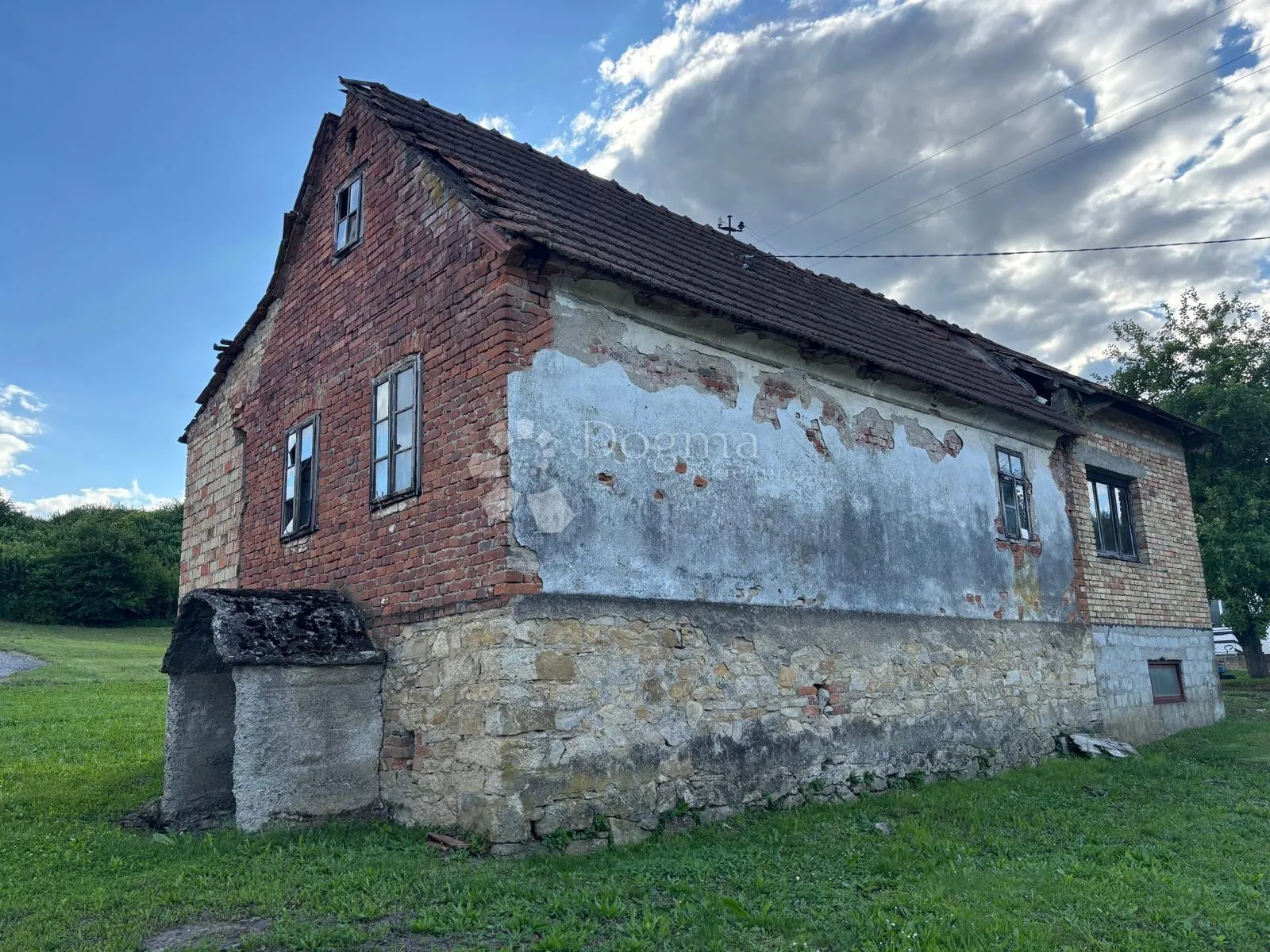 kuća za renovaciju ili rušenje – idealna prilika za novi dom u mirnom okruženju - slika 2