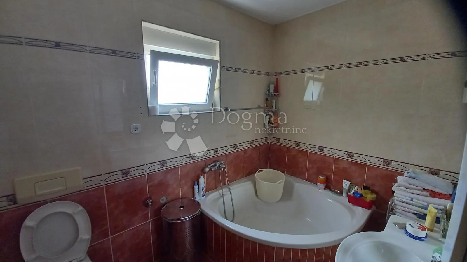 apartmanska kuća sa velikom okućnicom - slika 22