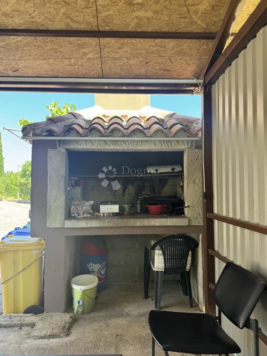 kuća sa potencijalom i građevinskim terenom / buzet - slika 29