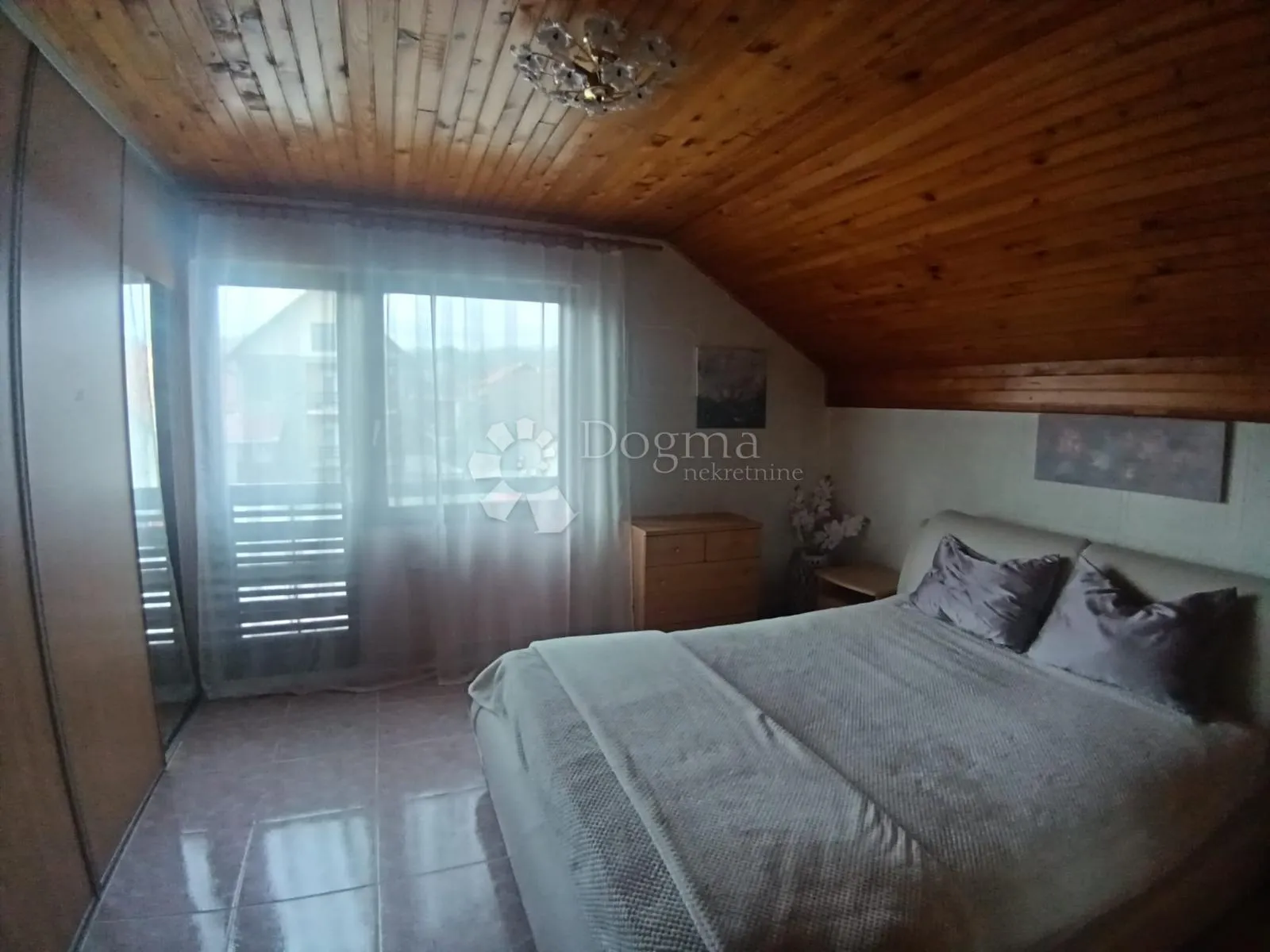 kuća u orahovici – 2 stana, garaža, podno grijanje - slika 7