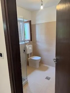 dvoetažna kuća s bazenom i dva parkirna mjesta, kaštel, istra - slika 4