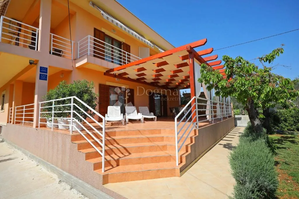 apartmanska kuća u blizini mora i plaže - sukošan - slika 2