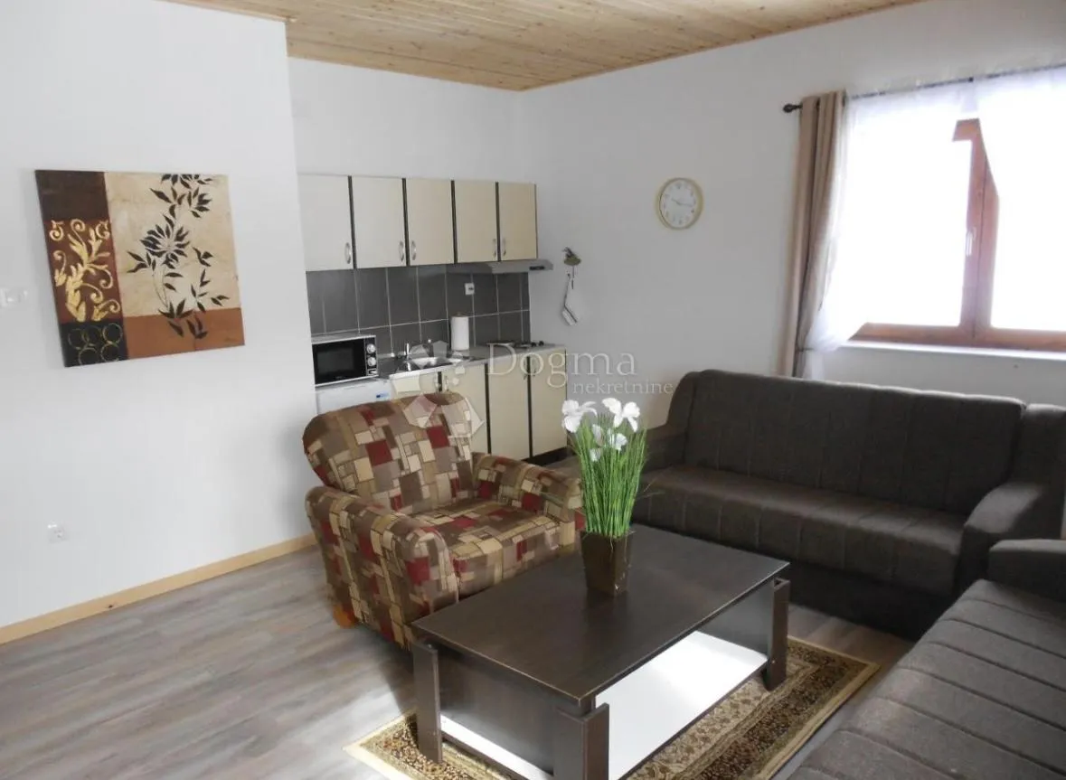 resort u srcu like nadomak plitvica - uhodan posao !!! - slika 14
