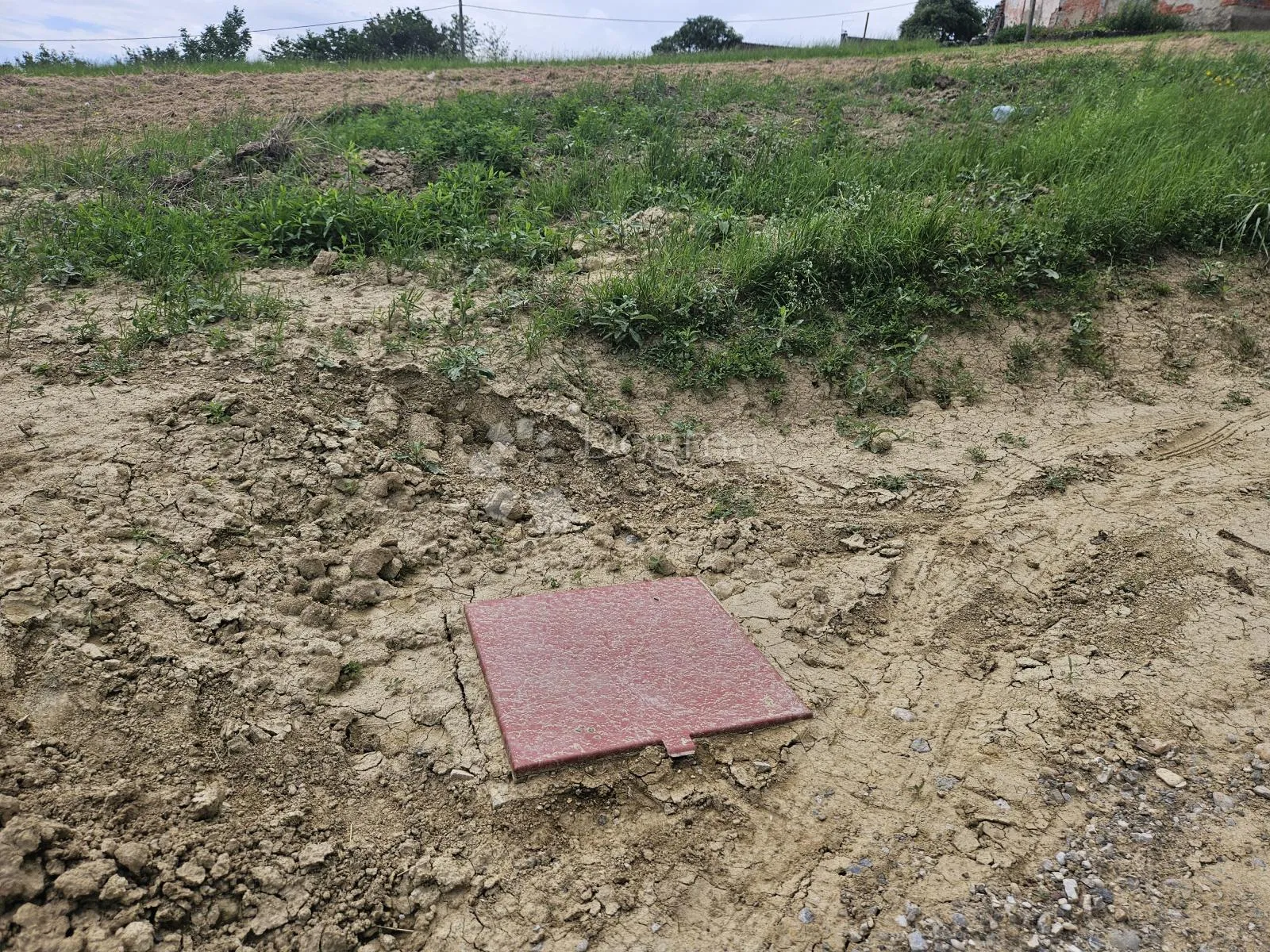 zemljište sa građevinskom dozvolom - slika 11