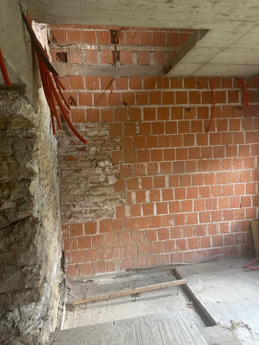 rijetkost u centru varaždina – povijesna vila s velikim potencijalom - slika 12