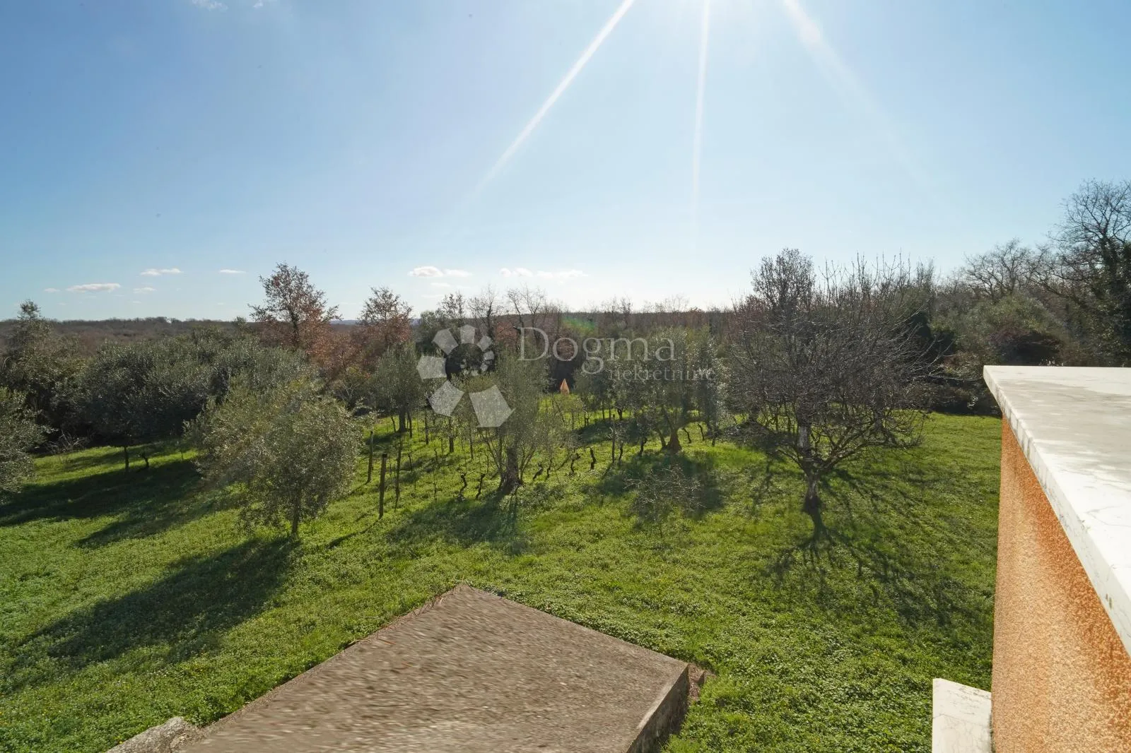 brtonigla, kuća sa 2.500m2 građevinskog zemljišta - slika 17