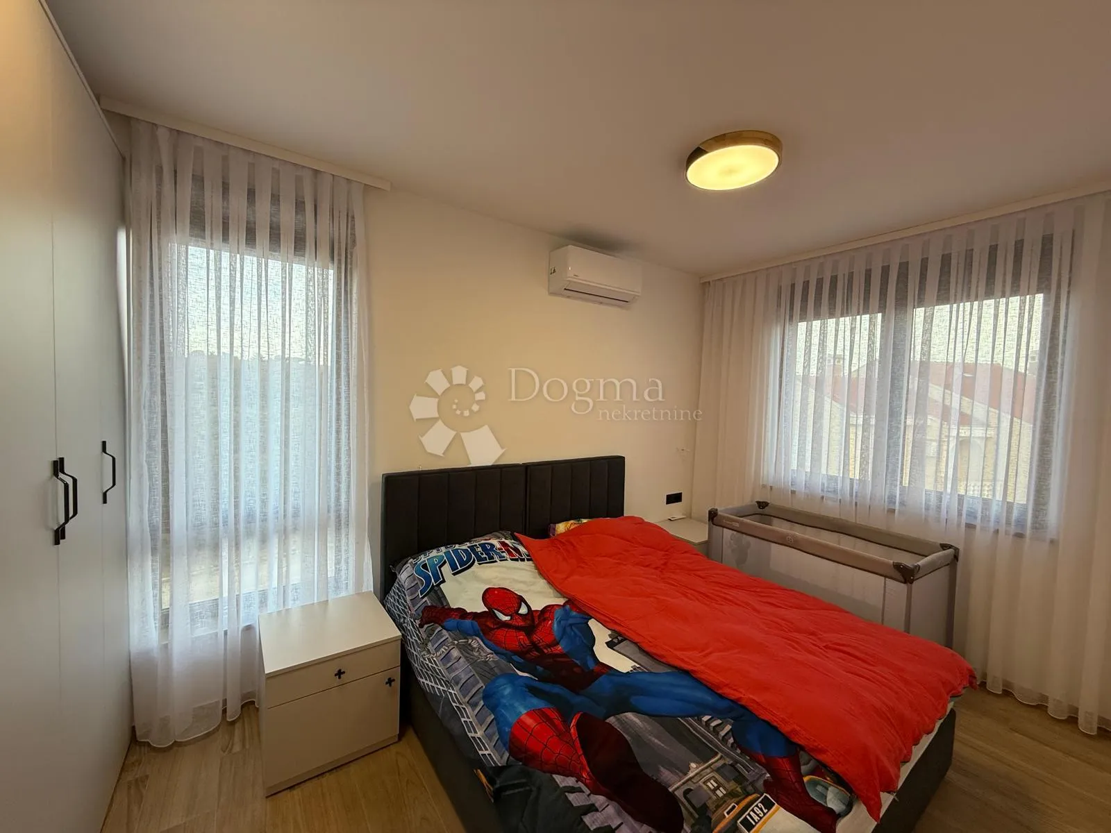 luksuzan namješten penthouse s pogledom na more - slika 25