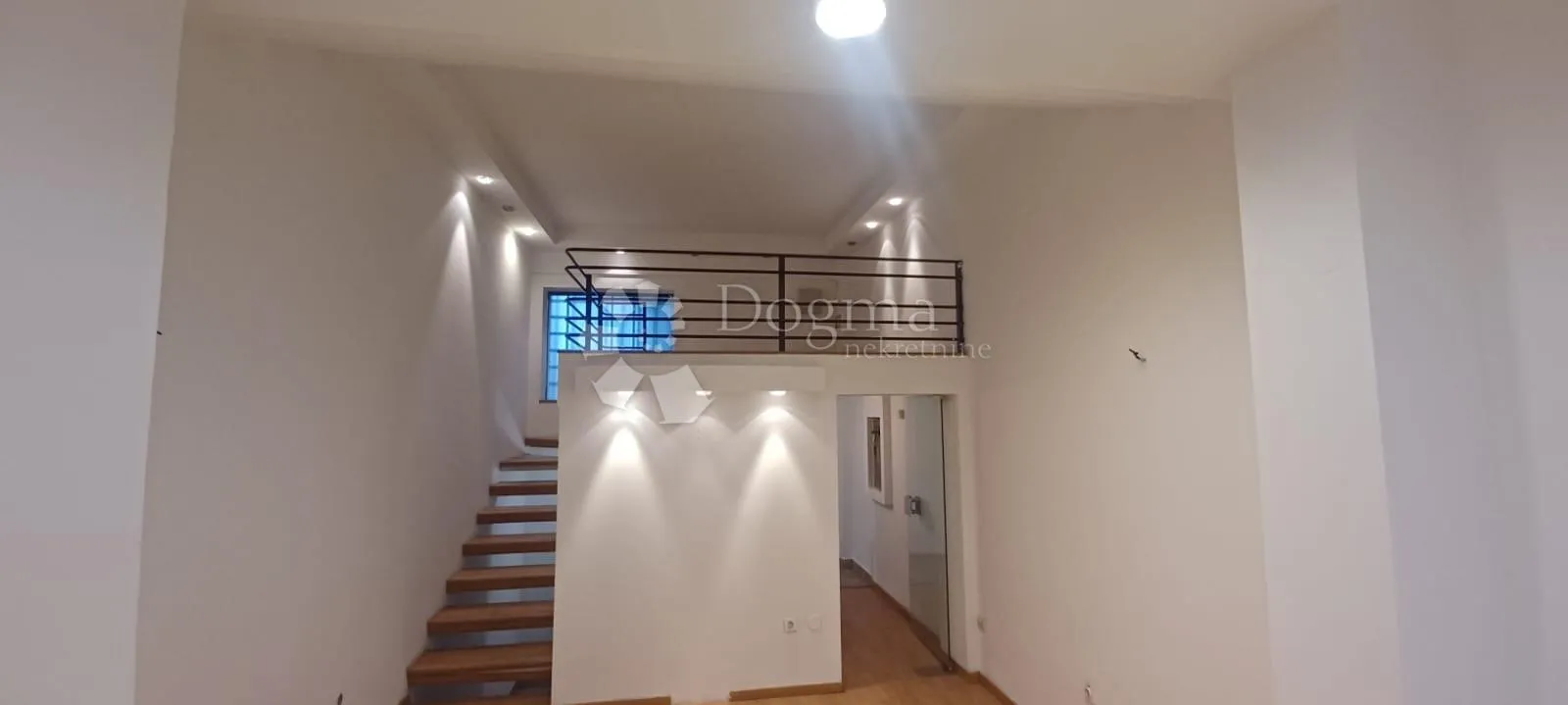 kompletno obnovljen lokal, odmah useljiv! - slika 2